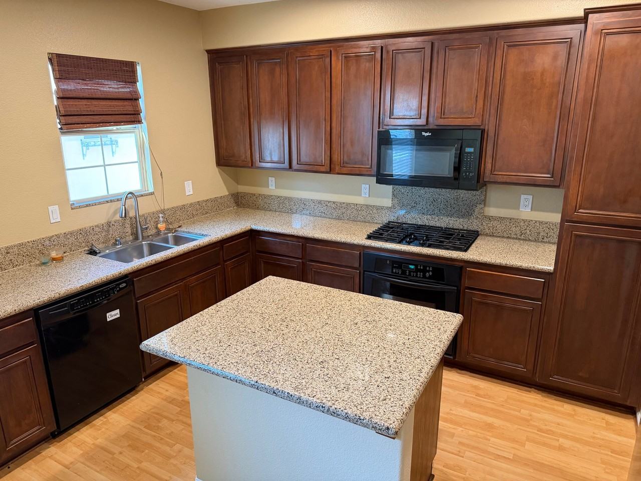 2285 Huntington Point Rd #148 - Photo 4 of 20
