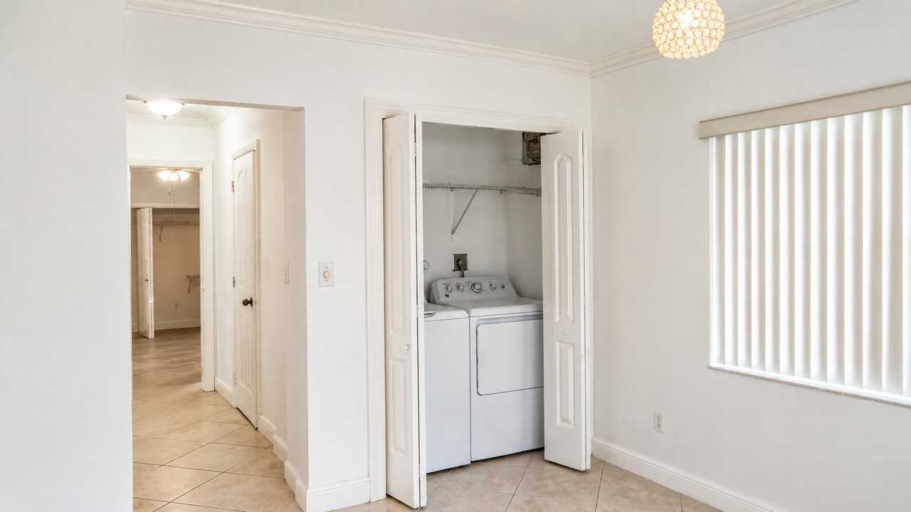5160 Sw 8th St - Photo 5 of 20