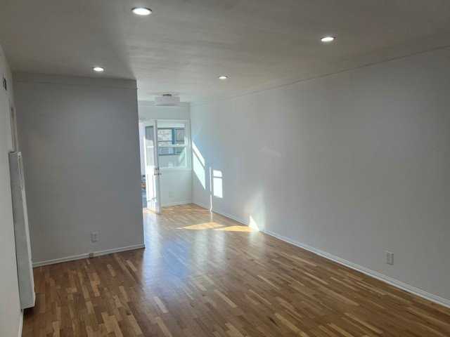 3017 4th St #B - Photo 3 of 7