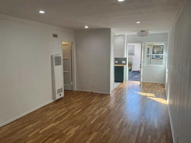 3017 4th St #B - Photo 4 of 7