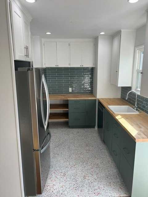 3017 4th St #B - Photo 6 of 7