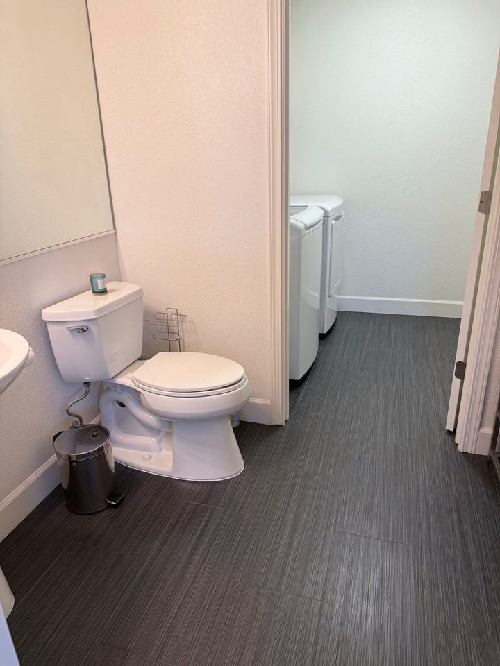 575 S Ridgemark Dr - Photo 3 of 10