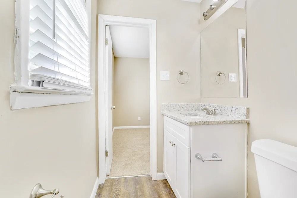 844 Parkstone Dr - Photo 3 of 13