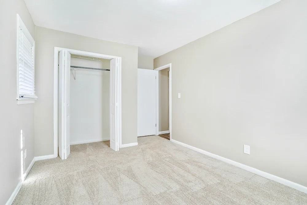 844 Parkstone Dr - Photo 4 of 13