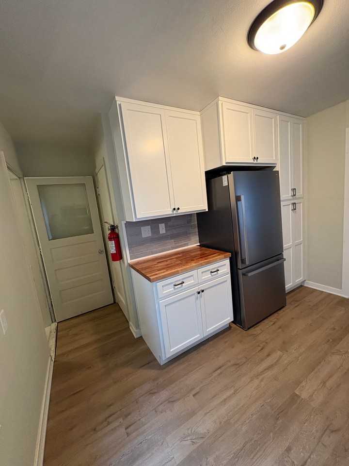 1204 Madison St - Photo 2 of 11
