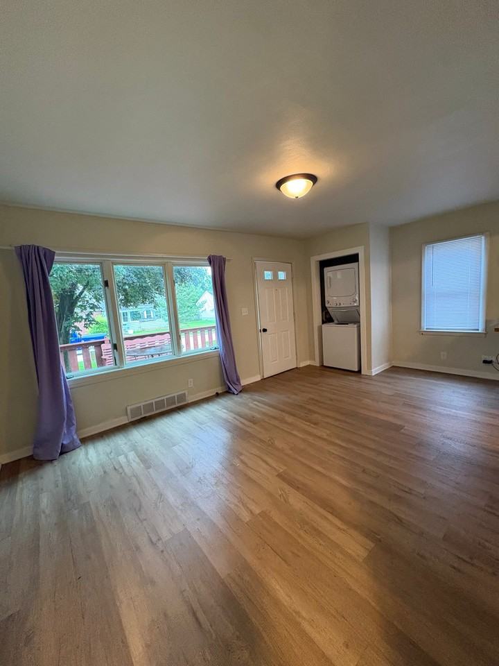 1204 Madison St - Photo 7 of 11