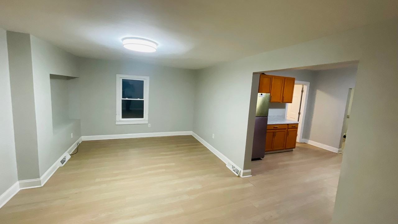 63 2nd St - Photo 4 of 14