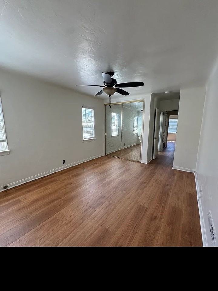 1640 N Frederic St - Photo 3 of 16