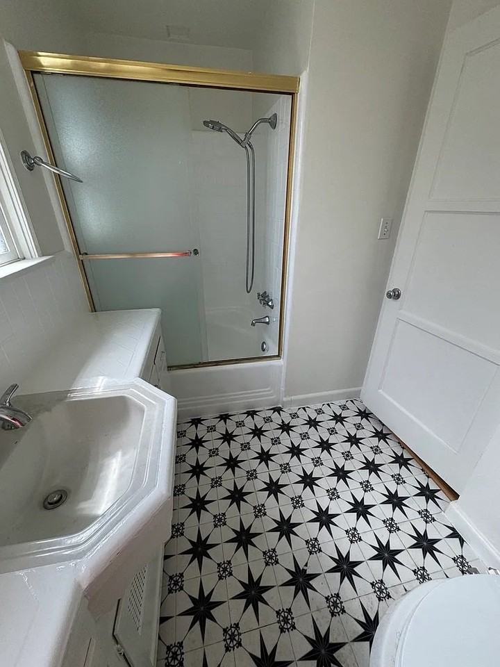 1640 N Frederic St - Photo 6 of 16