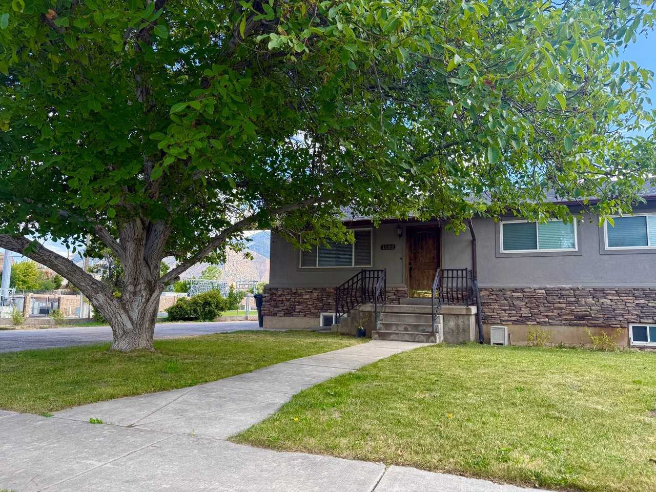 1152 E Sterling Dr - Photo 3 of 18