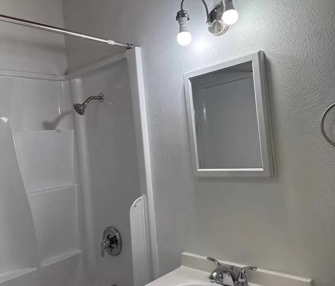 626 66th St - Photo 6 of 10