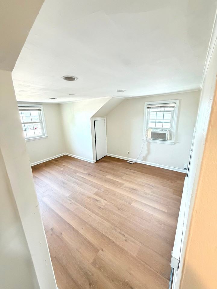 91 Mount Prospect Ave #2 - Photo 3 of 10
