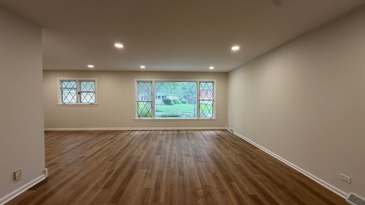 219 N Park Dr - Photo 4 of 13