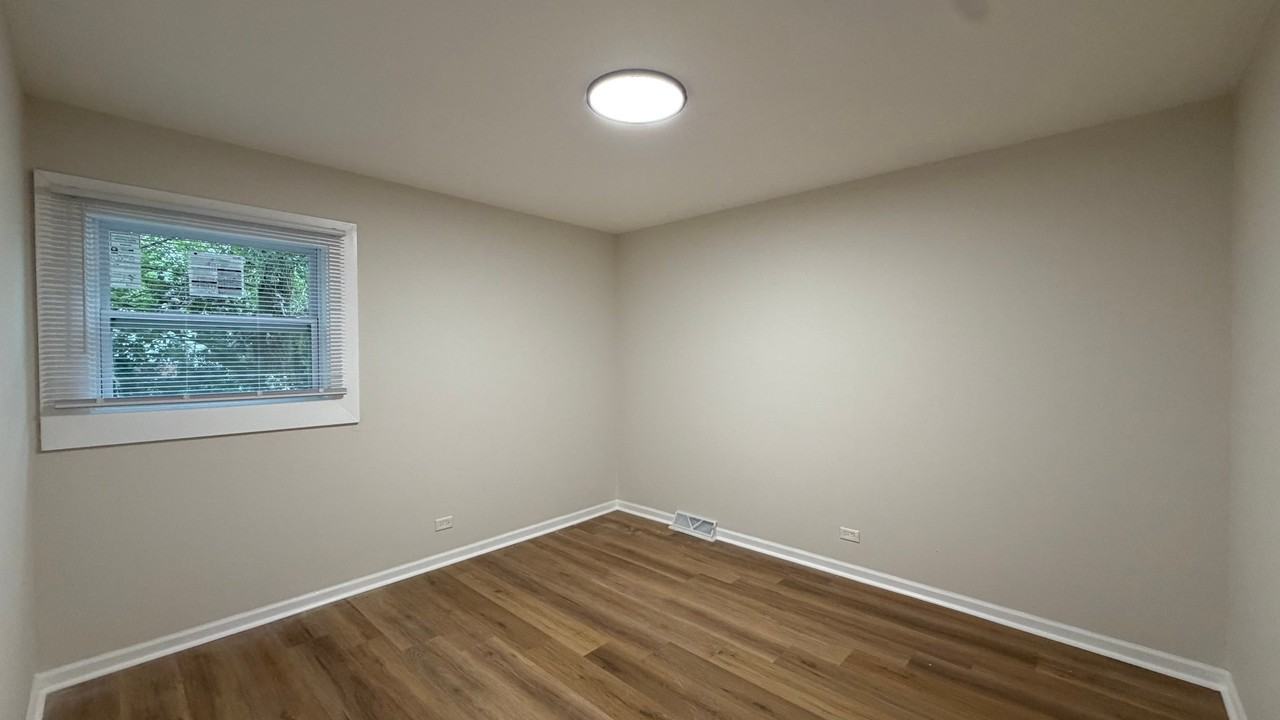 219 N Park Dr - Photo 6 of 13