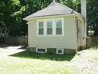 26 Courter Ave - Photo 2 of 5