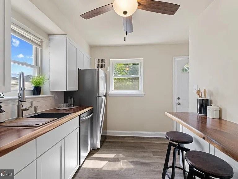 10205 Douglas Ave - Photo 4 of 19