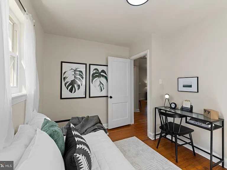10205 Douglas Ave - Photo 5 of 19