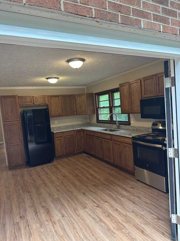160 Oak Crest Rd - Photo 6 of 19