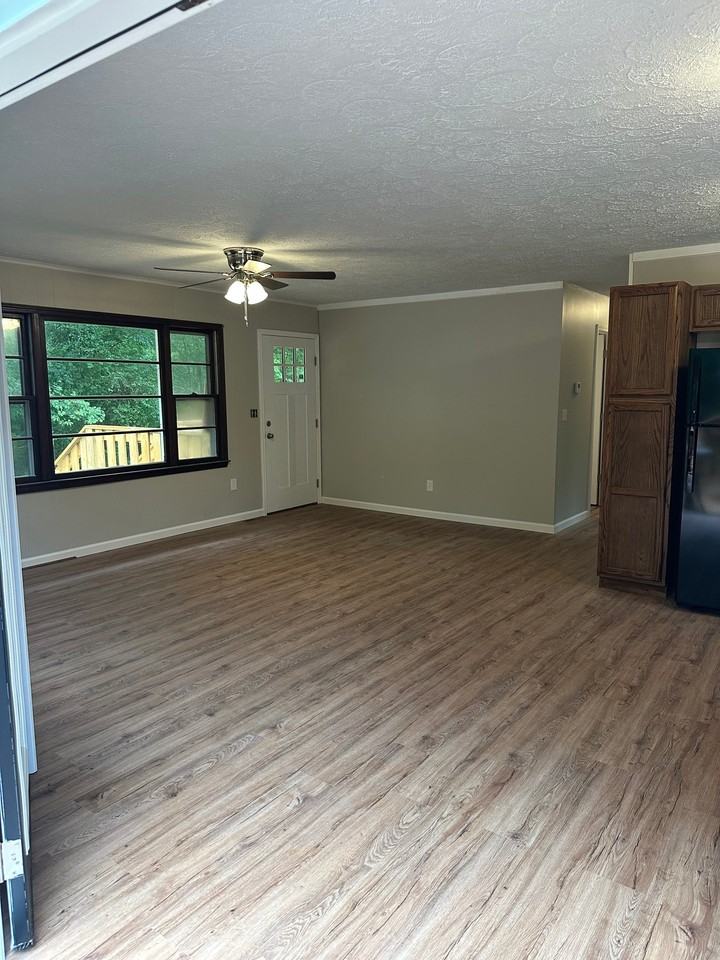 160 Oak Crest Rd - Photo 7 of 19