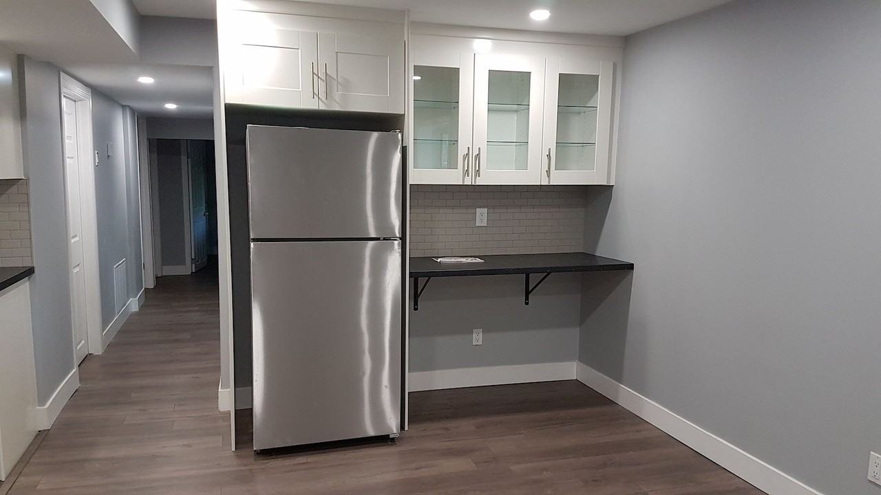 11102 81 Ave Nw - Photo 3 of 9