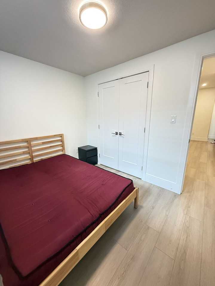 11140 49 Ave Nw - Photo 7 of 9