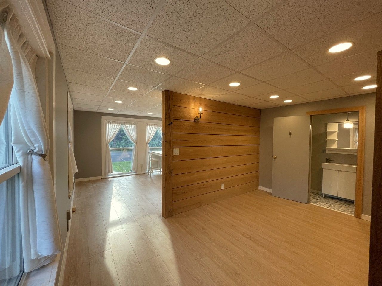 208 W Broadway St #9 - Photo 2 of 16