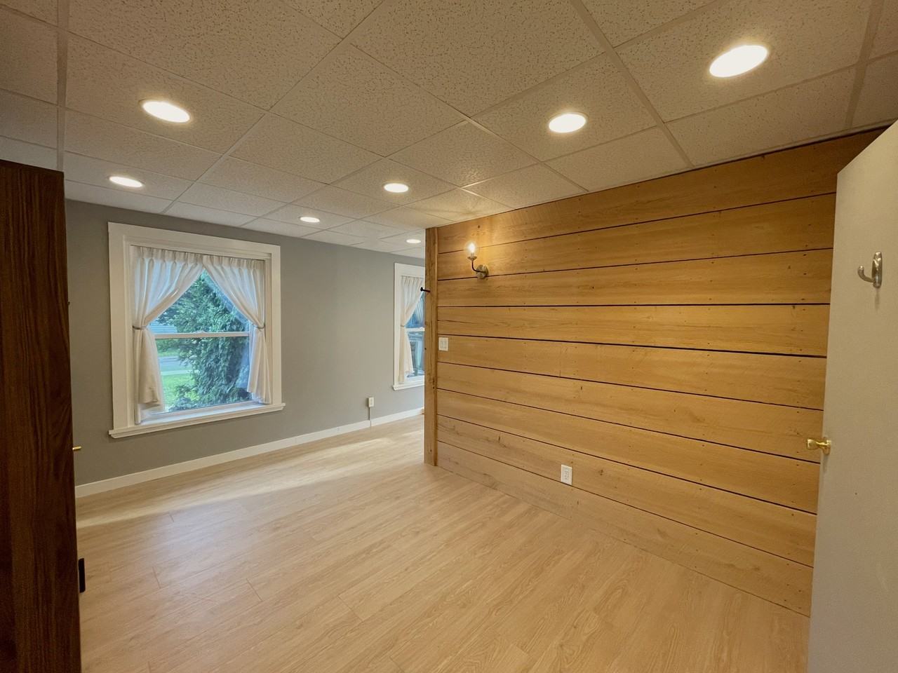 208 W Broadway St #9 - Photo 7 of 16