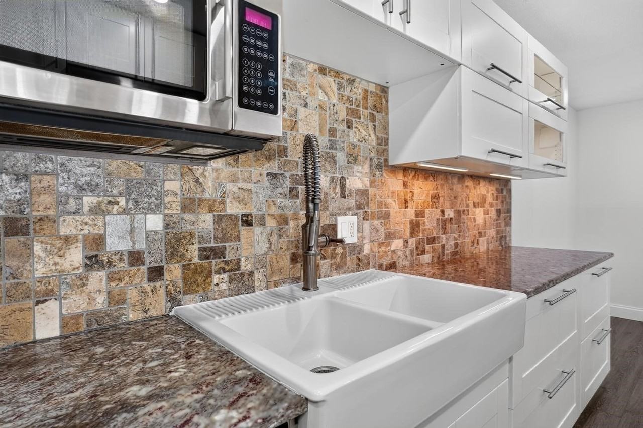 20 Walden Dr #15 - Photo 4 of 14