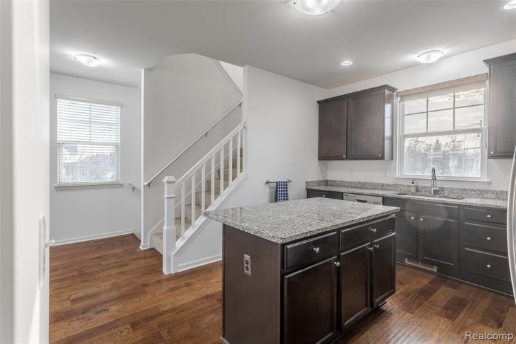 4585 Bradley Cir - Photo 6 of 16