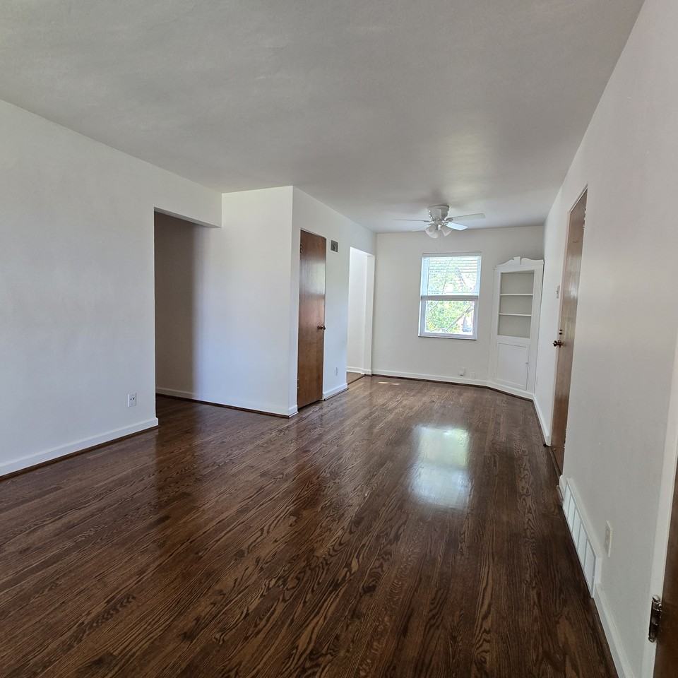 6206 Nagel Ave #2E - Photo 3 of 10