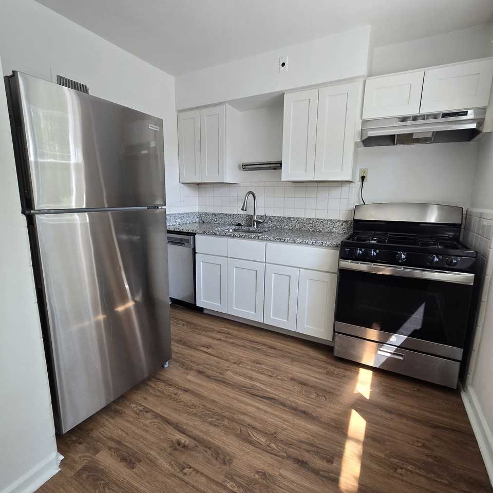 6206 Nagel Ave #2E - Photo 4 of 10
