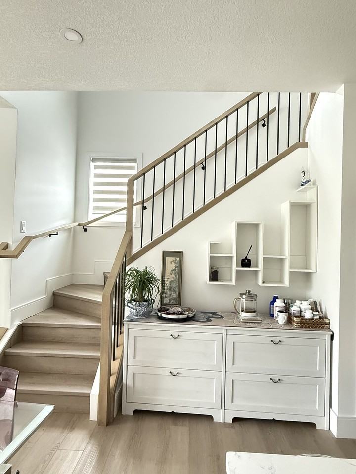 11142 49 Ave Nw - Photo 2 of 14