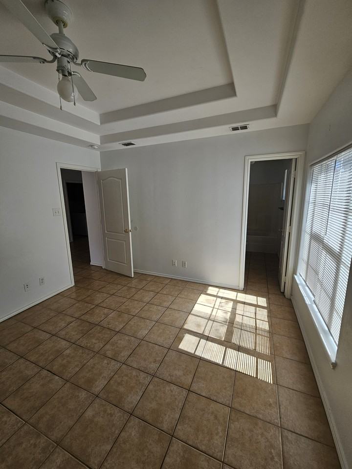 709 La Mancha Dr #1 - Photo 3 of 12