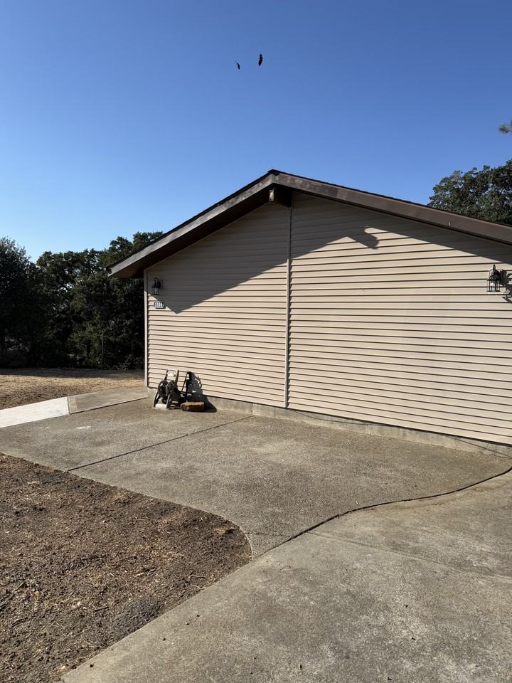 1166 Rimrock Dr #NA - Photo 2 of 16