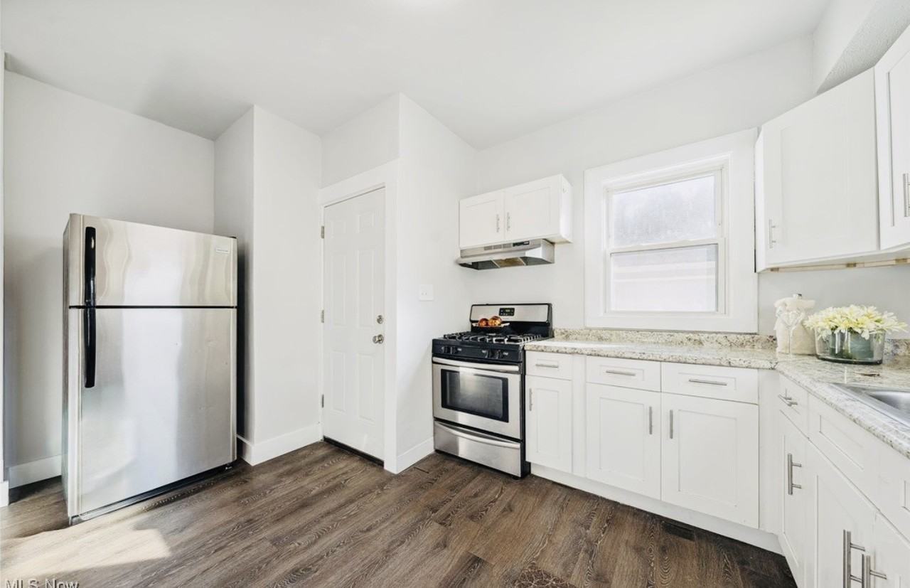 3230 Euclid Heights Blvd - Photo 5 of 20