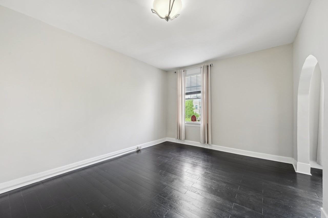 2431 Linden Ave #2 - Photo 7 of 26