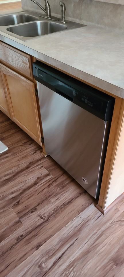 305 North H Street - Photo 3 of 44