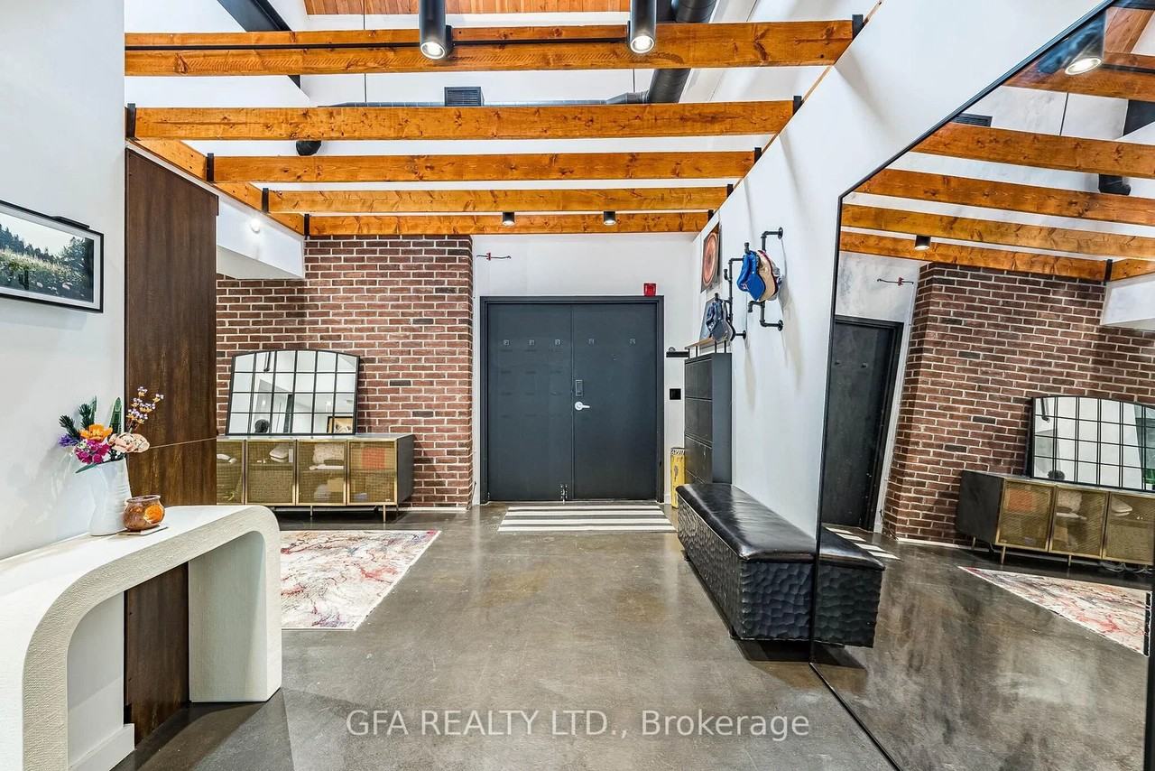 326 Carlaw Avenue - Photo 3 of 36