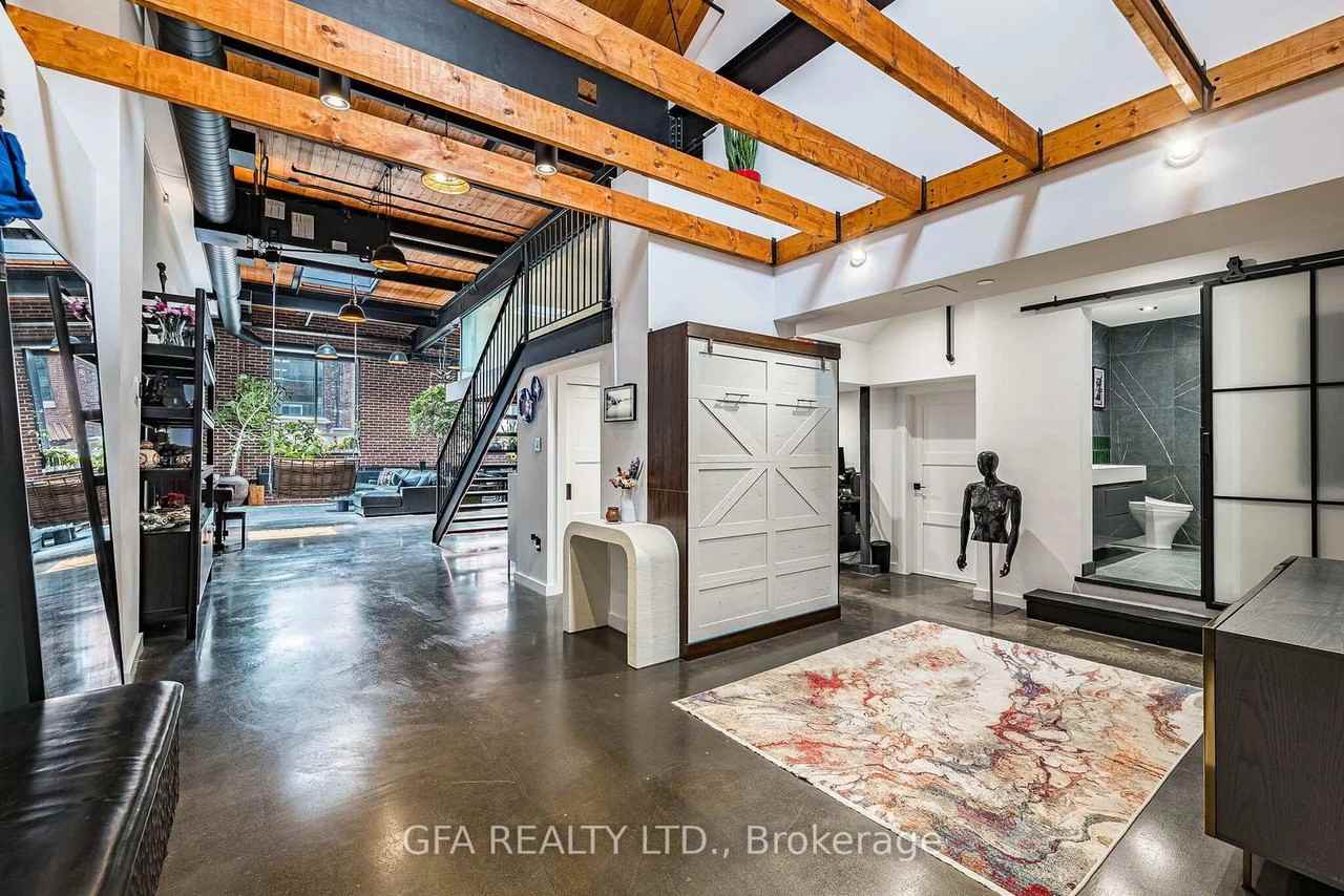 326 Carlaw Avenue - Photo 5 of 36