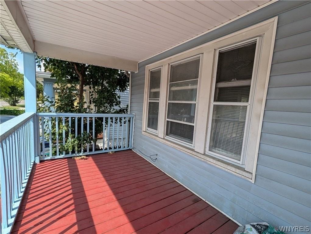 2125 Niagara St - Photo 2 of 20