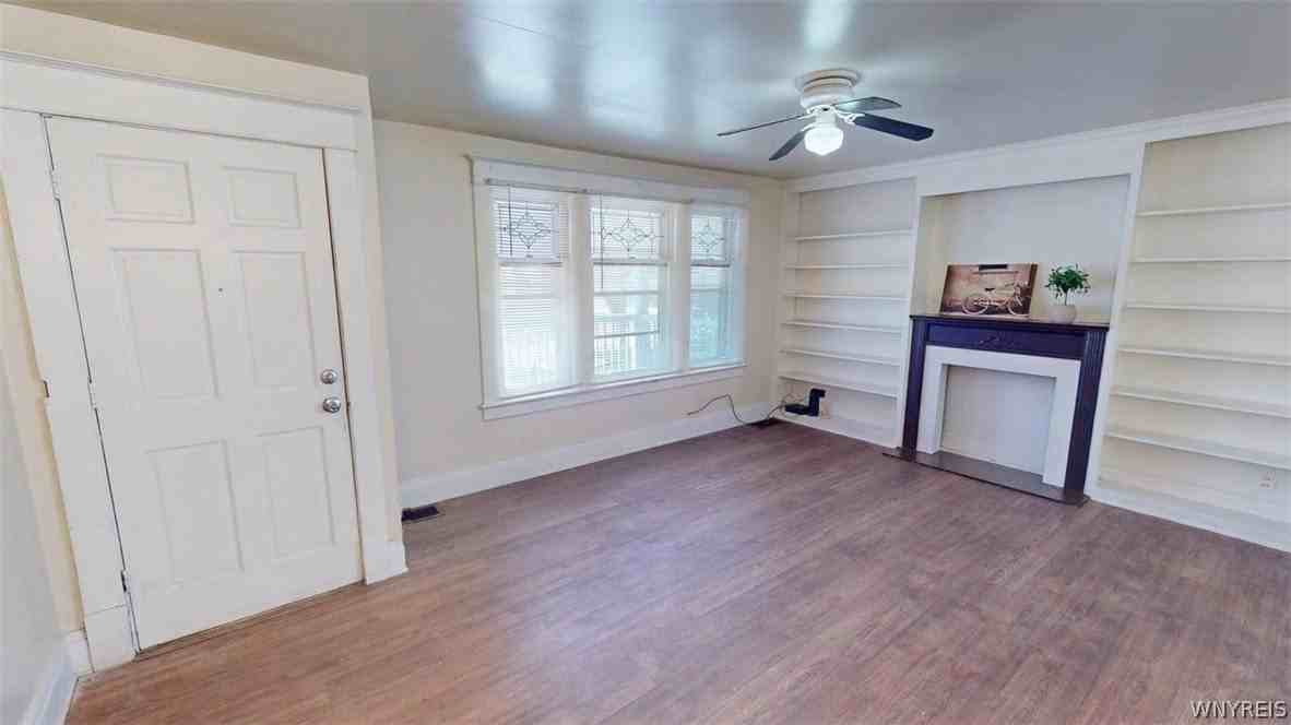 2125 Niagara St - Photo 4 of 20