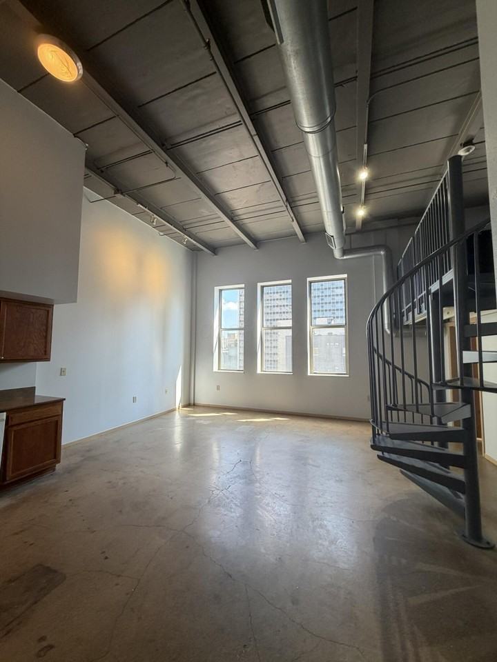 110 N 3rd St #703 - Photo 5 of 39