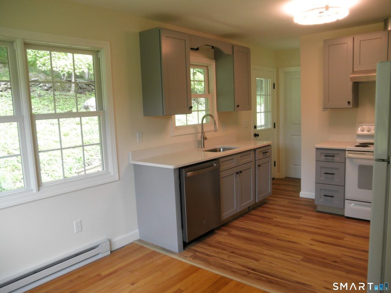 211 Kent Hollow Rd - Photo 6 of 18