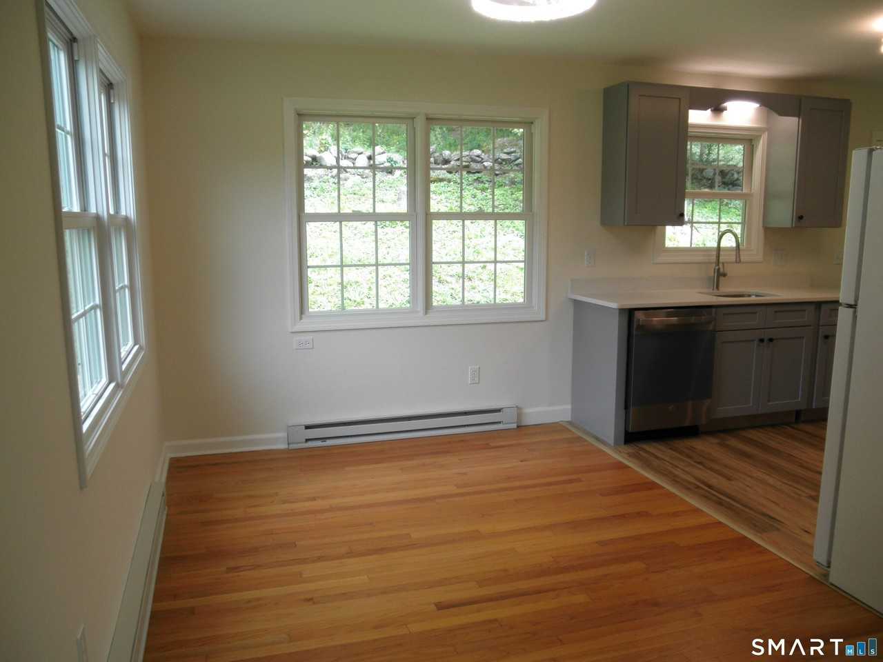 211 Kent Hollow Rd - Photo 7 of 18