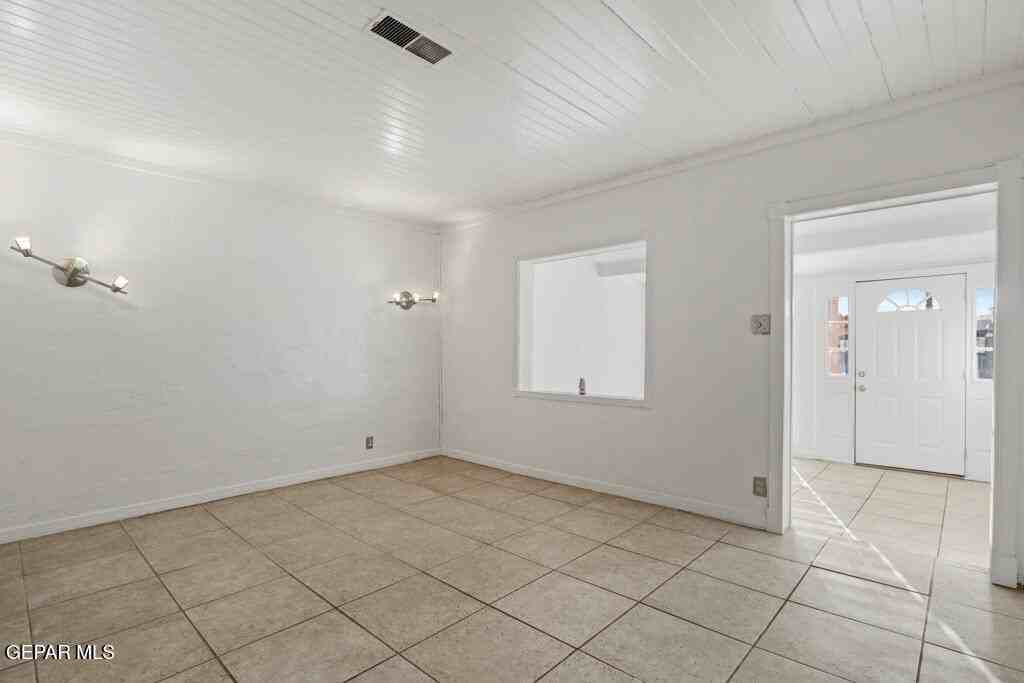 3410 N Stanton St - Photo 5 of 34
