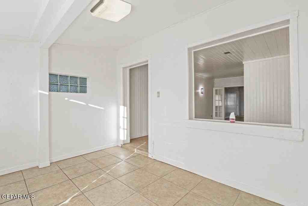 3410 N Stanton St - Photo 6 of 34