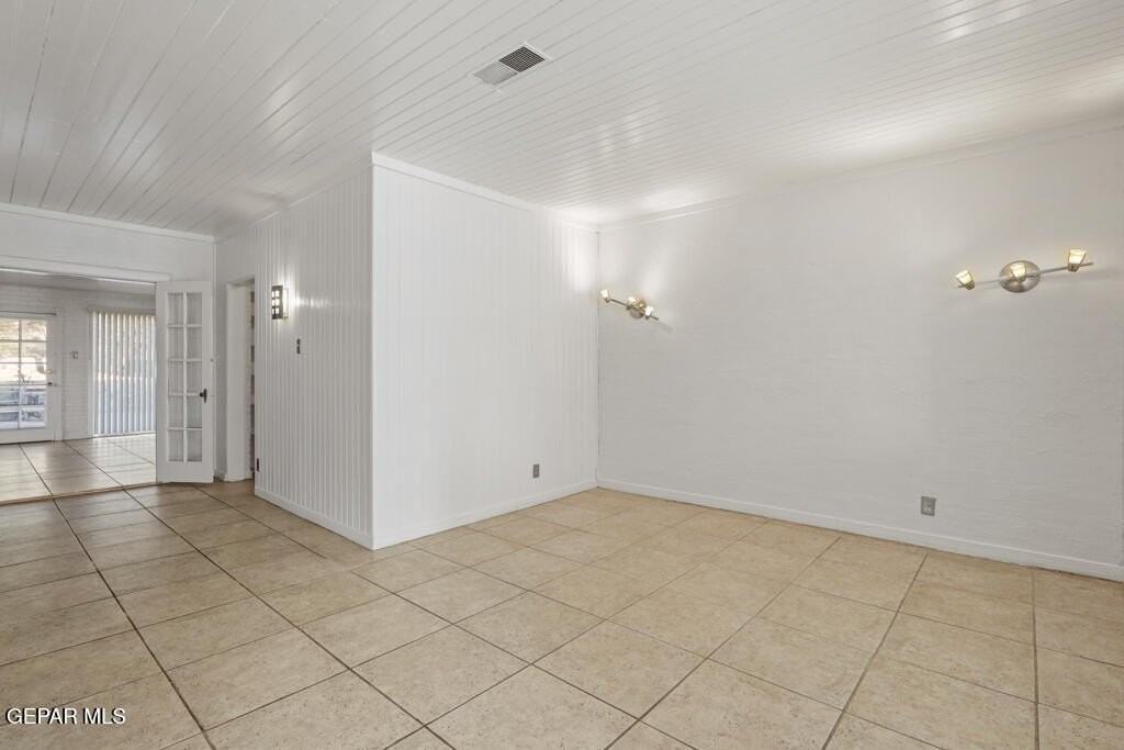 3410 N Stanton St - Photo 7 of 34
