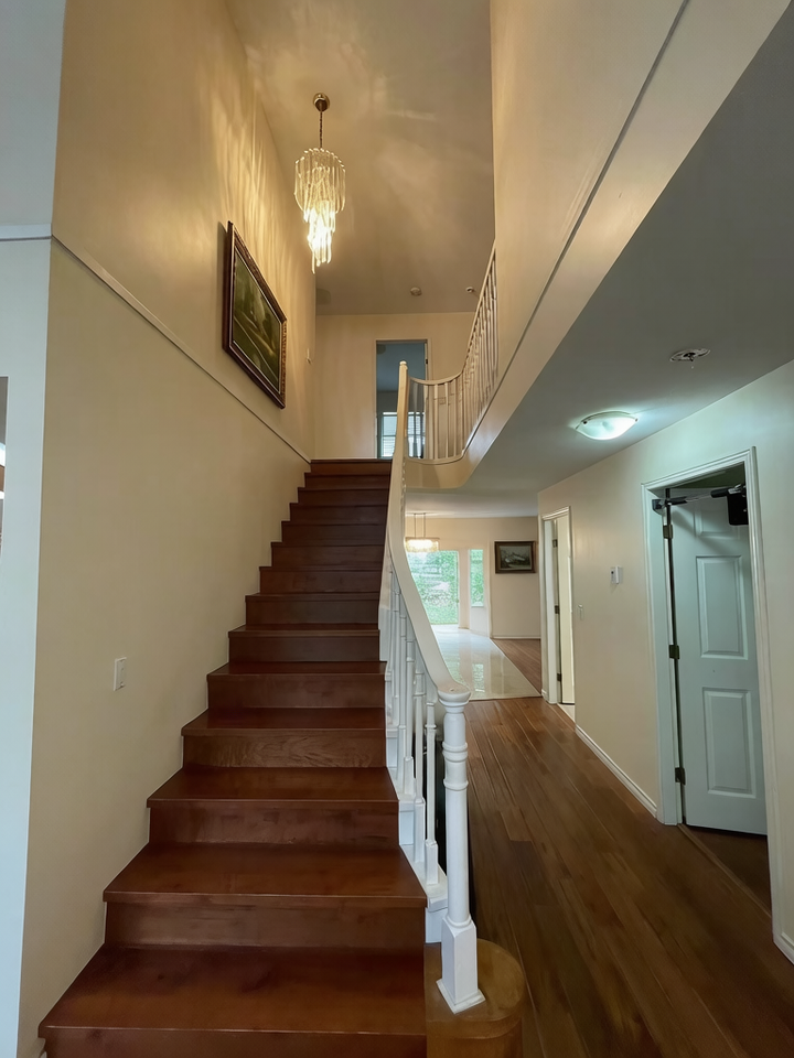 1599 Plateau Crescent - Photo 3 of 16