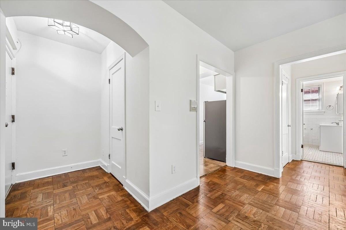4481 Macarthur Blvd Nw - Photo 5 of 22