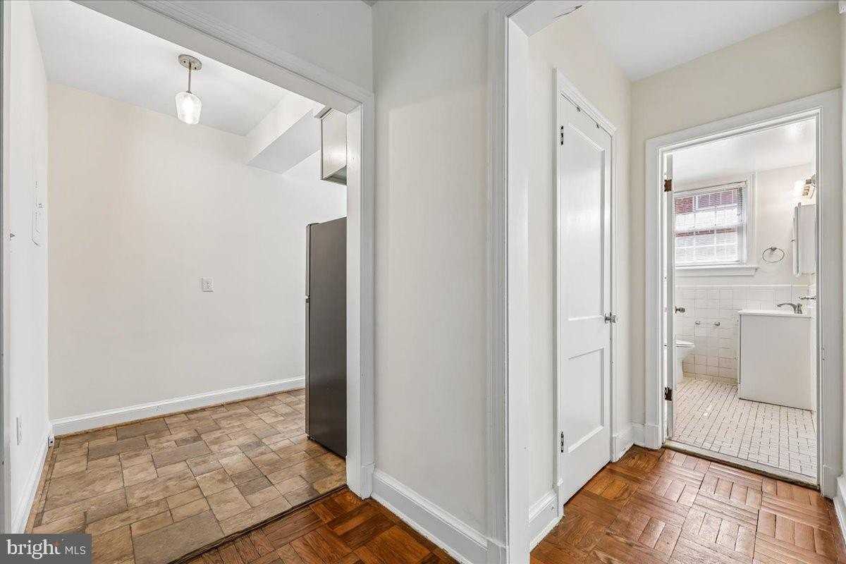 4481 Macarthur Blvd Nw - Photo 6 of 22
